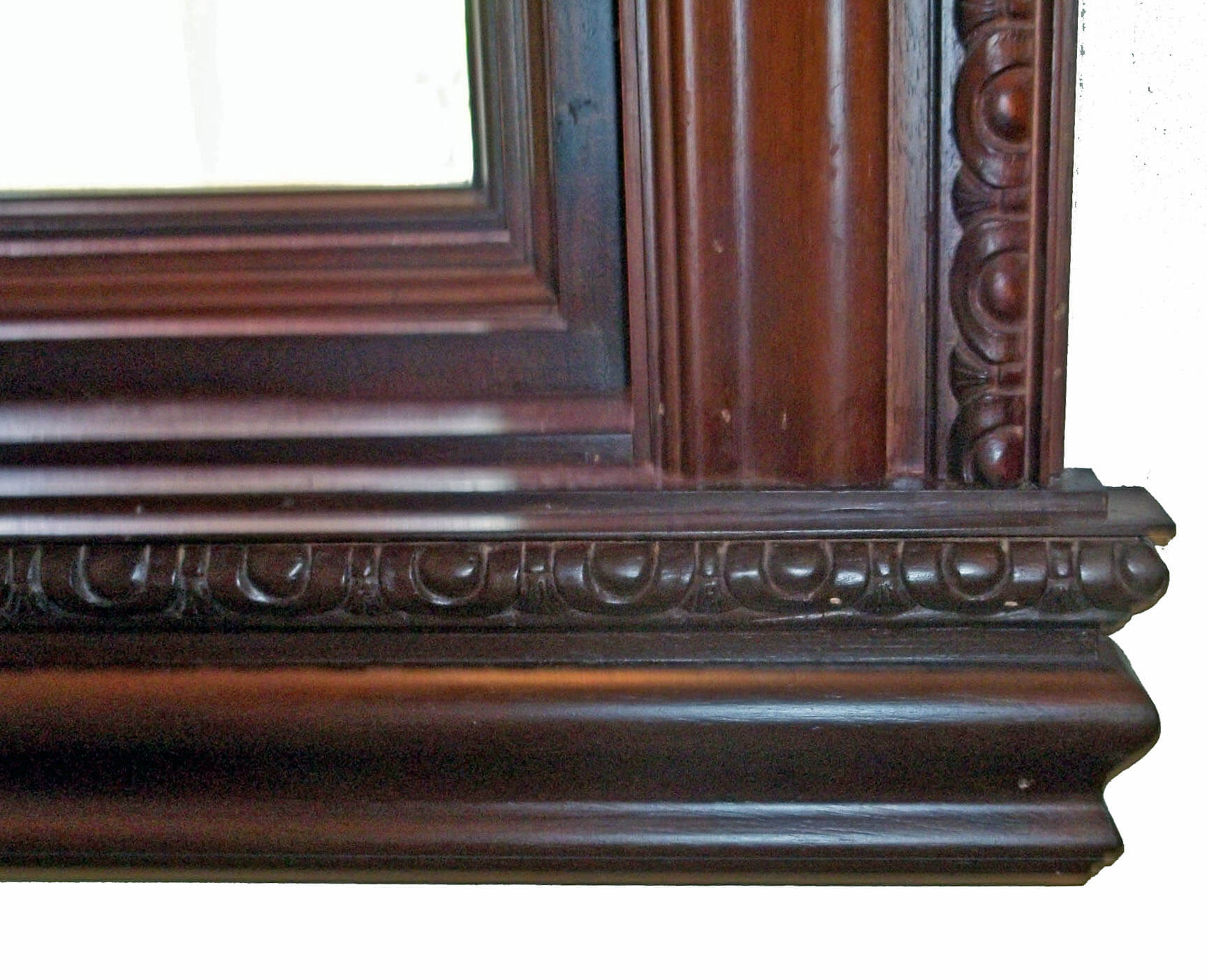 ROYAL 5 CARVED WITH SILL