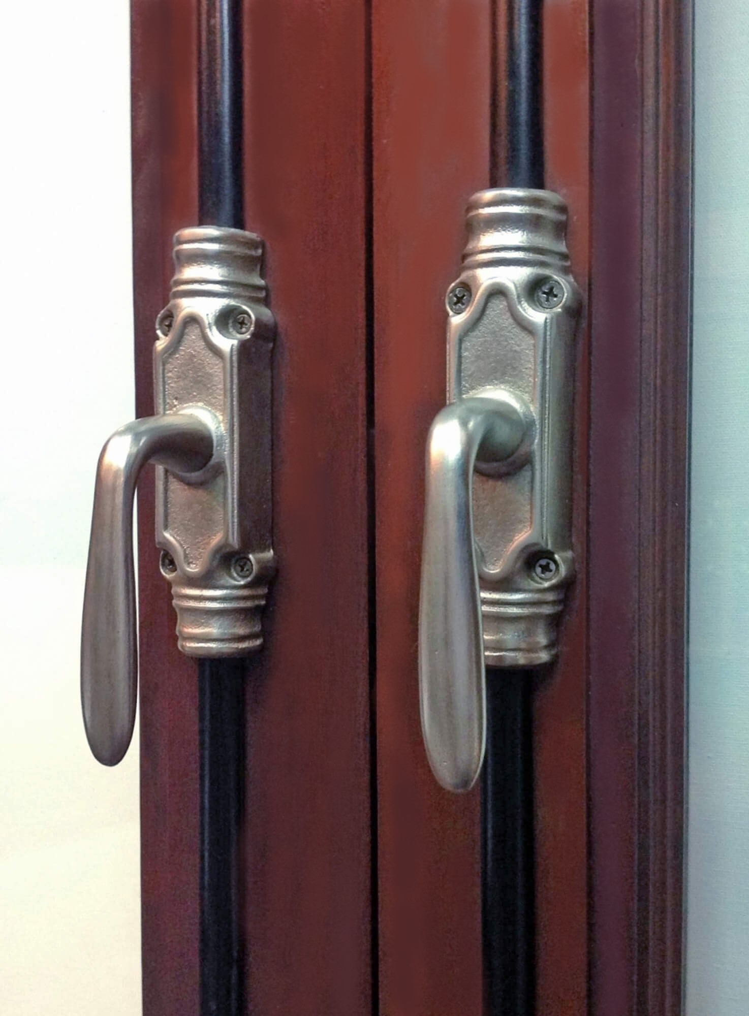 TRADITIONAL PAMPA DESIGN CREMONE BOLTS